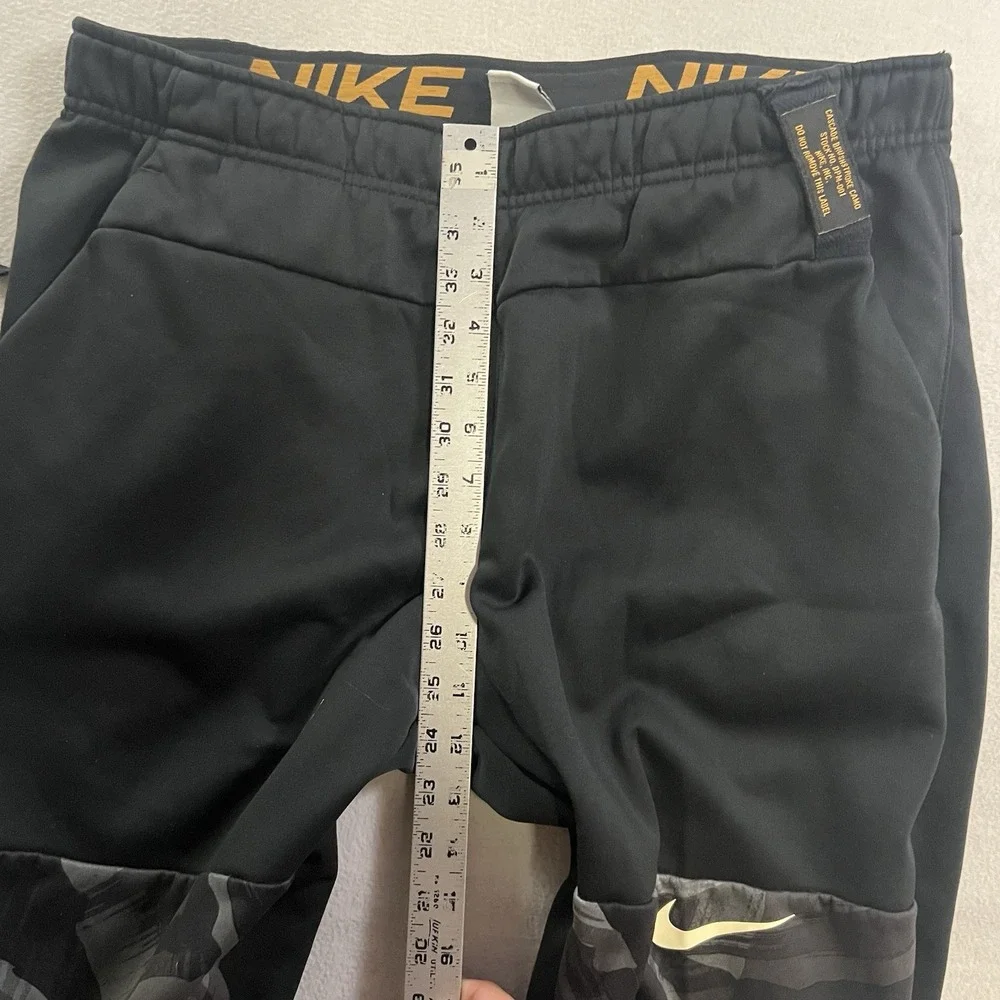 Nike DQ6618-010 Men's Size Large Black Therma-Fit Camo Tapered Training Pants